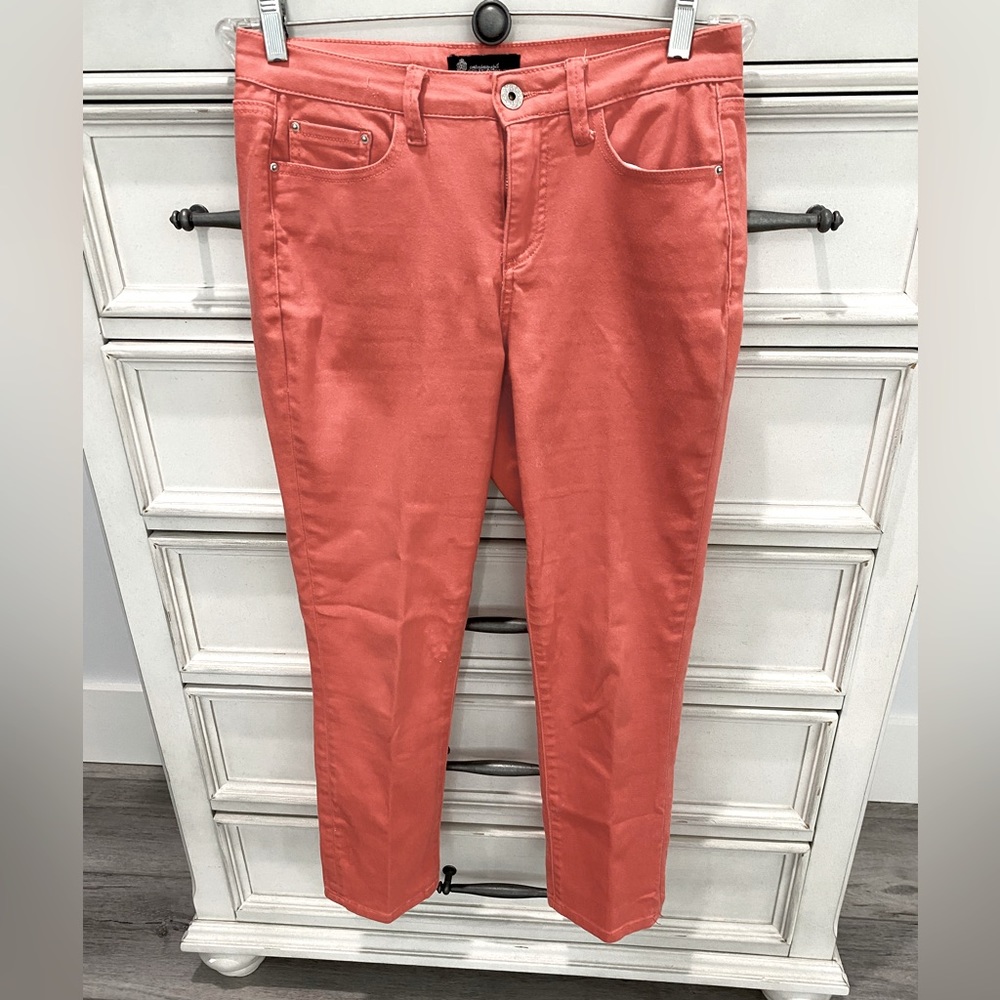 Signature Studio salmon colored ankle jeans
